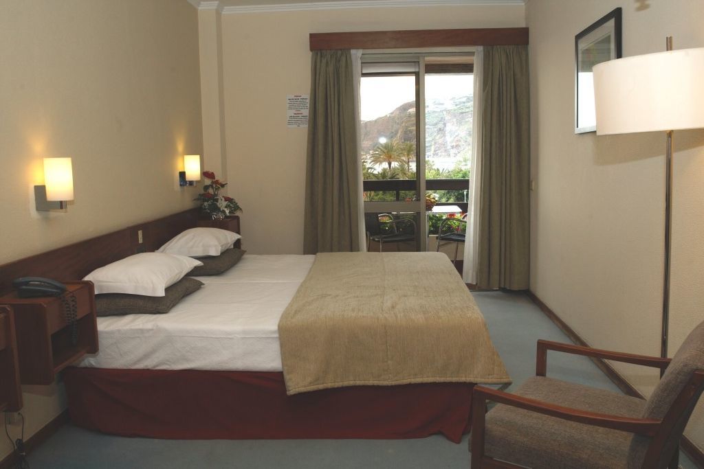 Cheerfulway Bravamar Hotel Рибейра Брава Екстериор снимка